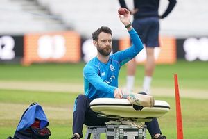 इंग्लैंड के पूर्व विकेटकीपर पर चेन्नई सुपर किंग्स ने खेला बड़ा दांव, टीम में दी ये अहम जिम्मेदारी SportsTak Hindi