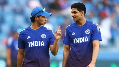 'ग्रुप में सिर्फ शुभमन गिल के पास ही iPhone था', अभिषेक शर्मा का अपने बचपन के दोस्त को लेकर दिलचस्प खुलासा SportsTak Hindi