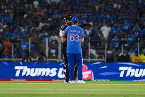 अर्शदीप सिंह के चलते वर्ल्ड कप फाइनल में सूर्या को मांगनी पड़ी थी कीवी खिलाड़ी से माफी, खिताबी जीत के 9 दिन बाद खुलासा SportsTak Hindi