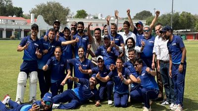 नॉर्थ जोन 11 साल बना जेके बोस चैंपियन, ईस्ट जोन को 10 विकेट से मात देकर जीता खिताब SportsTak Hindi