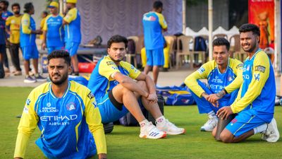 IPL 2026: किसी की टीम बदली, किसी का डेब्यू, इन 5 ने कमाई के रिकॉर्ड तोड़े, अब बनेंगे धुरंधर! SportsTak Hindi