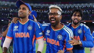 IPL 2026: वर्ल्ड कप विनर भारतीय खिलाड़ियों को एक्स्ट्रा आराम, MI के लिए टीम सेलेक्शन बना सिरदर्द, कोच ने जानें क्या कहा? SportsTak Hindi