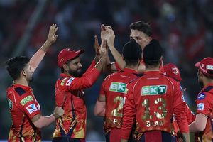 IPL 2026 : पंजाब किंग्स के लिए देर से आएगा ये साउथ अफ्रीकी धुरंधर, क्या पहले मैच से रहेगा बाहर? SportsTak Hindi