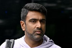 आर अश्विन ने खिलाड़ियों की फैन आर्मी को किया ट्रोल, कहा- हर क्रिकेटर अब बिजनेसमैन है SportsTak Hindi