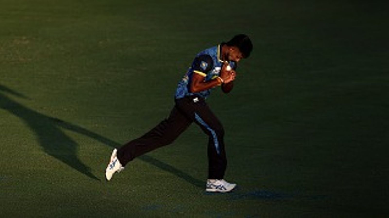 KKR ने जिसपर लुटाए 18 करोड़ उसने फ्रेंचाइज को डाला मुश्किलों में, रोजाना हो रही है टिकट कैंसिल, सामने आई वजह श्रीलंका के गेंदबाज मथीशा पथिराना (photo: getty)