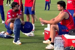 सचिन के नक्शेकदम पर अर्जुन तेंदुलकर, LSG के प्रैक्टिस सेशन में ऋषभ पंत को किया हैरान, बोले- पापा तो..., Video SportsTak Hindi