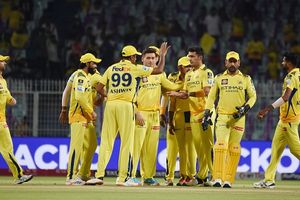 CSK को लगा बड़ा झटका, उनकी टीम का घातक तेज गेंदबाज IPL 2026 सीजन से बाहर, जानें क्यों ? SportsTak Hindi