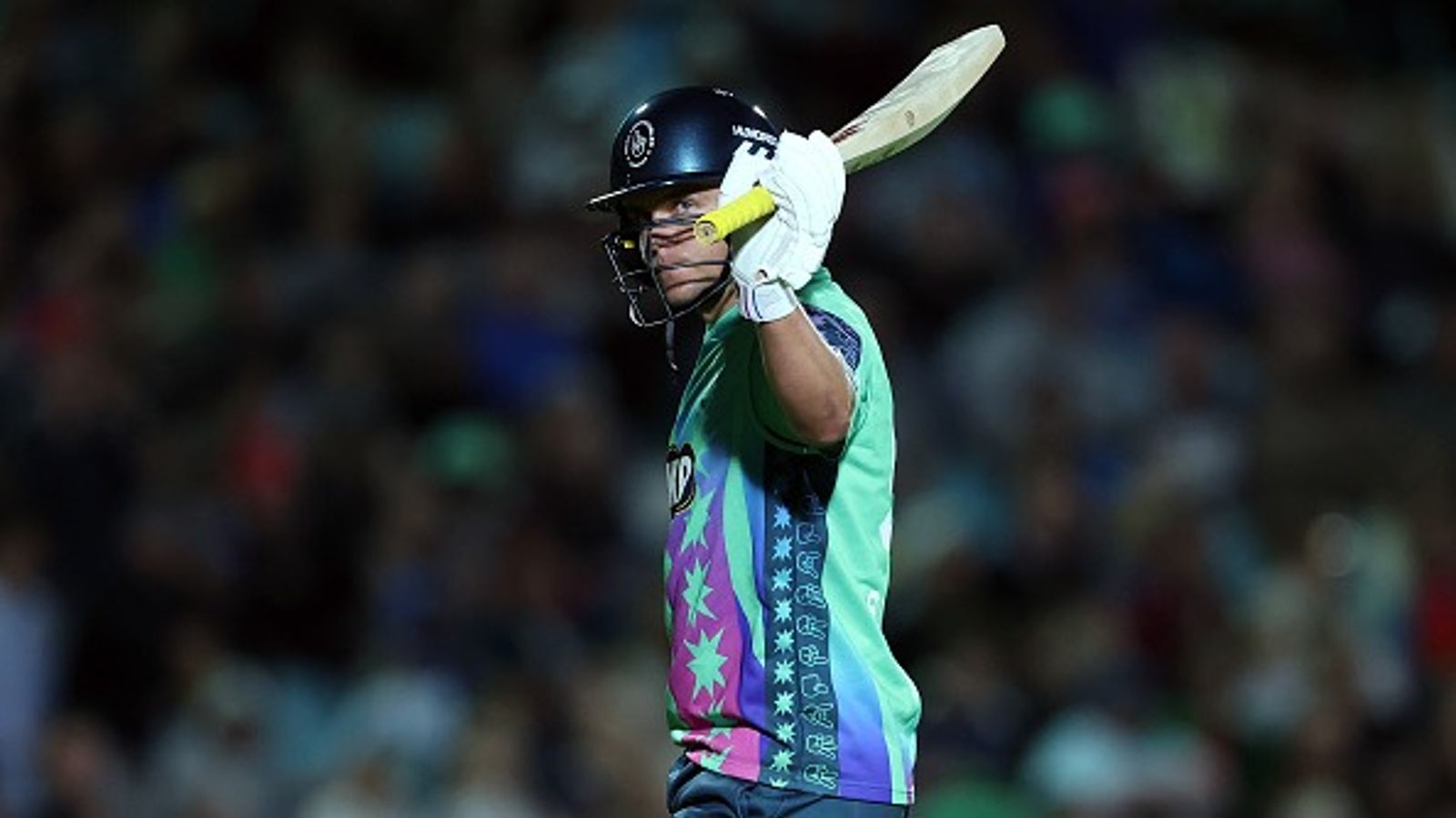 राजस्थान रॉयल्स की बढ़ी टेंशन! IPL 2026 से बाहर हो सकते है सैम करन, जानें वजह एक टी20 मैच के दौरान सैम करन