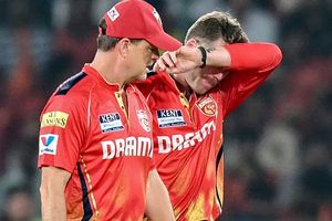 IPL 2026: हैरी ब्रूक की तरह क्या पंजाब किंग्स के इस तेज गेंदबाज पर भी लगेगा बैन? SportsTak Hindi