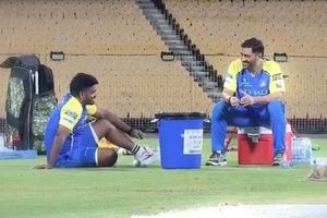 IPL 2026: 'किस्मत मुझे यहां लाई है', सैमसन और धोनी के बीच ट्रेनिंग सेशन में लंबी बातचीत, Video ने मचाई धूम SportsTak Hindi