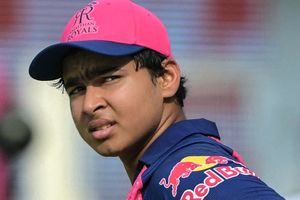 IPL 2026: राजस्थान रॉयल्स वैभव सूर्यवंशी को किससे बचाने की कर रही है कोशिश? सामने आई कप्तान की प्लानिंग SportsTak Hindi