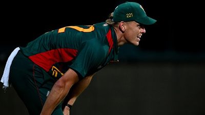 IPL 2026 : CSK से अगर नाथन एलिस हुए बाहर तो कौन लेगा जगह? जानें ये 5 रिप्लेसमेंट Nathan Ellis of the Tigers