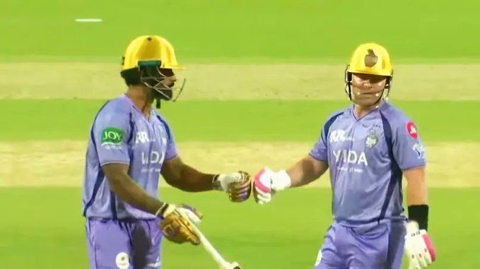 Sarthak Ranjan batting with Tim Seifert