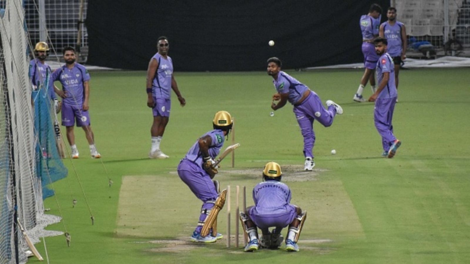 IPL 2026: कोलकाता नाइट राइडर्स का बड़ा नुकसान, यह भारतीय तेज गेंदबाज आईपीएल से बाहर कोलकाता नाइट राइडर्स 3 बार की आईपीएल विजेता टीम है. (Photo: Getty)