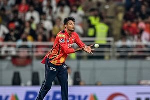 पंजाब किंग्स के सूर्यांश ने धोनी से पिछले सीजन हुई बातचीत का खोला राज, कहा - फिनिशर बनने के लिए उन्होंने... SportsTak Hindi