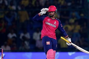 IPL 2026 में वैभव सूर्यवंशी बनाना चाहते हैं 2-3 हजार रन, जानें मीडिया के सवाल पर युवा बैटर ने क्यों दिया ये जवाब SportsTak Hindi