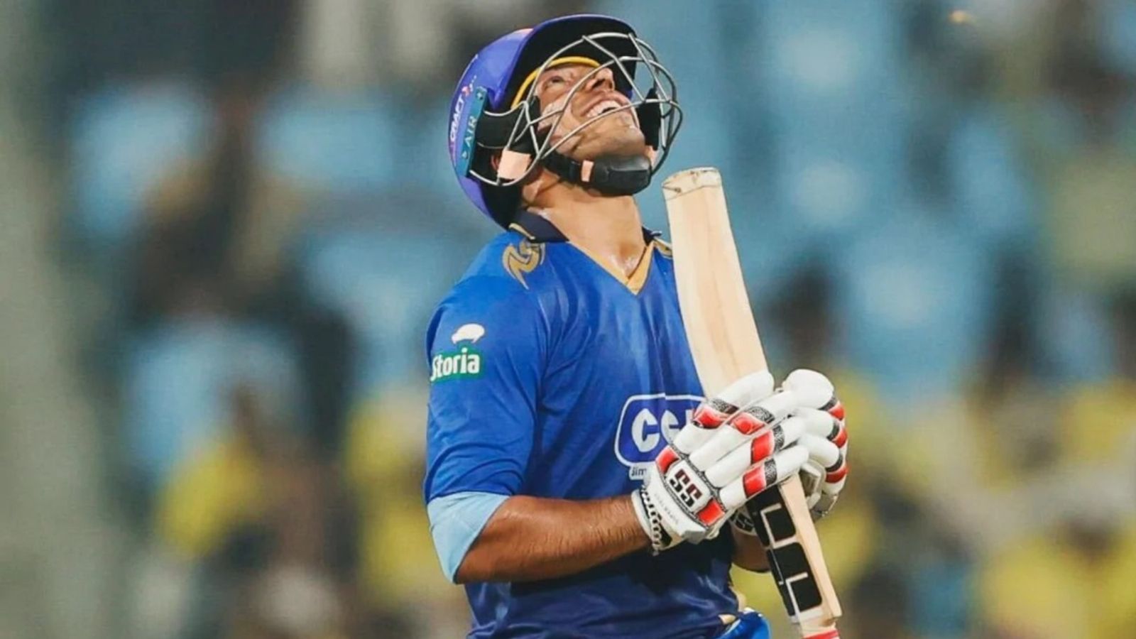 195 रन, 21 छक्के-11 चौके, RCB के साथ IPL जीते खिलाड़ी का T20 मैच में तहलका, टीम ने ठोके 307 रन स्वास्तिक चिकारा आरसीबी में रहे हैं. (UPCA)