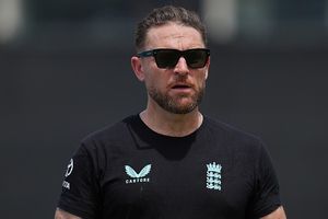 क्या इंग्लैंड क्रिकेट टीम के हेड कोच बने रहेंगे ब्रेंडन मैक्कलम, ईसीबी ने कर दिया सबकुछ साफ, इस दिन फैसला SportsTak Hindi