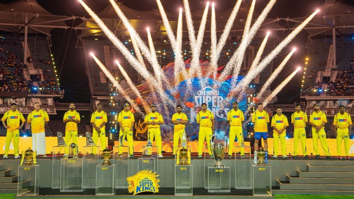 csk legends in one frame in roar event