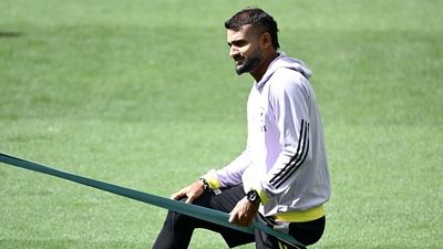 साल 2022 में SRH के लिए खेला, अब आकाश दीप को KKR में रिप्लेस करेगा ये तेज गेंदबाज, कोटक दे चुके हैं कोचिंग SportsTak Hindi