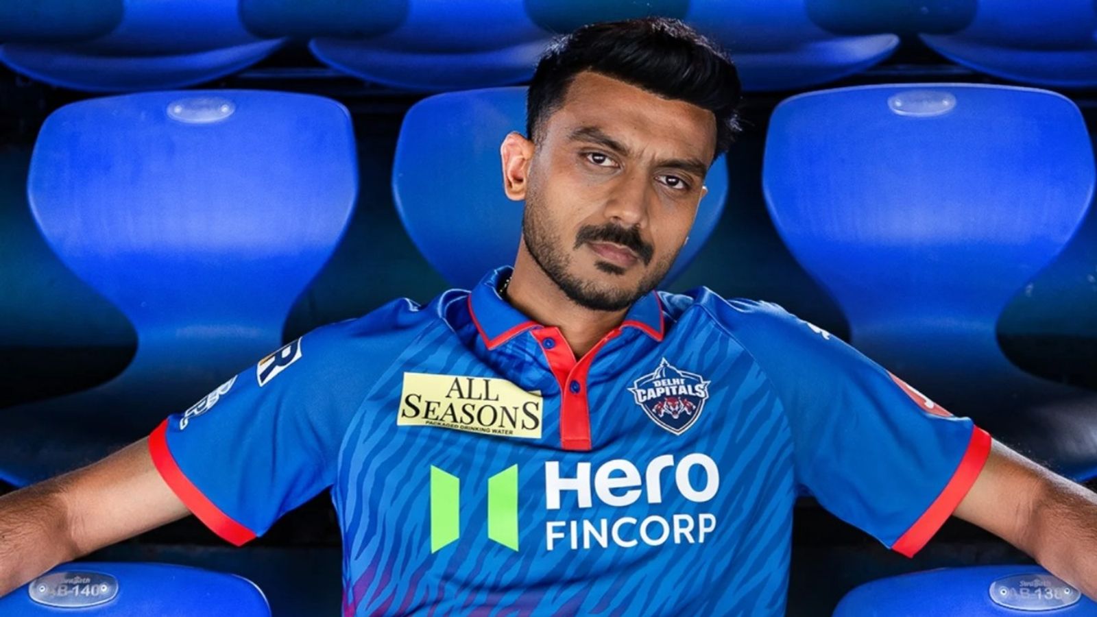 अक्षर पटेल ने IPL 2026 शुरू होने से पहले इस नियम का किया विरोध, बताई कमियां अक्षर पटेल आईपीएल 2025 में दिल्ली कैपिटल्स के कप्तान बने थे. (Photo: DC)