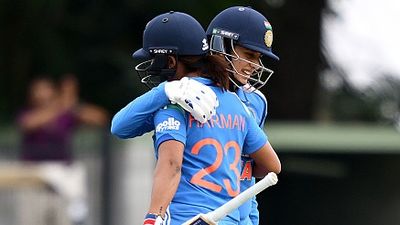 ICC Women's T20I rankings: स्मृति मांधना का रैंकिंग में दबदबा बरकरार,हरमनप्रीत कौर और दीप्ति शर्मा ने लगाई छलांग SportsTak Hindi