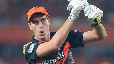 IPL 2026 के लिए भारत आए पैट कमिंस, लेकिन SRH फैंस को मिली बुरी खबर SportsTak Hindi