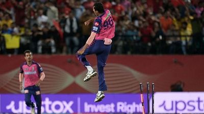 IPL 2026: हर्षित राणा के रिप्लेसमेंट का ऐलान, दो साल से एक भी IPL मैच नहीं खेलने वाले गेंदबाज को KKR ने किया साइन SportsTak Hindi
