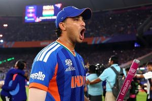 'पार्टी, पैसा और लड़कियां....', अभिषेक शर्मा पर भड़का पूर्व भारतीय खिलाड़ी, कहा- रील बनाना तुम्हारा काम नहीं है SportsTak Hindi