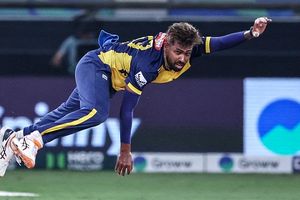 RCB के लिए बुरी खबर, स्टार पेसर मिस करेगा IPL 2026, बोर्ड ने नहीं दिया NoC SportsTak Hindi