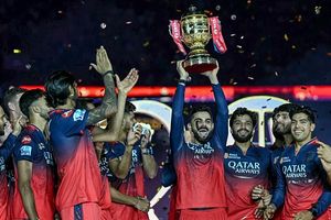 RCB Full Schedule, IPL 2026: डिफेंडिंग चैंपियन बेंगलुरु चिन्नास्वामी स्टेडियम में खेलेगी सात में से पांच घरेलू मैच, यहां जानें पूरा शेड्यूल SportsTak Hindi