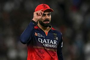 'वह कम क्रिकेट खेल रहे हैं और...',विराट कोहली की IPL 2026 की तैयारियों पर हेड कोच की बड़ी बात SportsTak Hindi