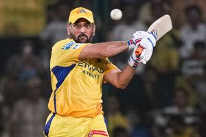 'एमएस धोनी का आखिरी IPL', सैमसन और ऋतुराज गायकवाड़ को आगे बढ़कर जिम्मेदारी उठाने को कहा गया SportsTak Hindi