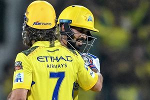 'धोनी अब मीटिंग या फैसलों का हिस्सा नहीं होते', CSK के कप्तान ऋतुराज गायकवाड़ ने IPL 2026 सीजन से पहले क्यों कहा ऐसा ? SportsTak Hindi