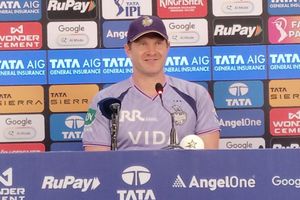 'शर्म की बात है कि इतना क्रिकेट...', KKR के कोच ने खिलाड़ियों की चोटों के बीच यह क्या कहा SportsTak Hindi