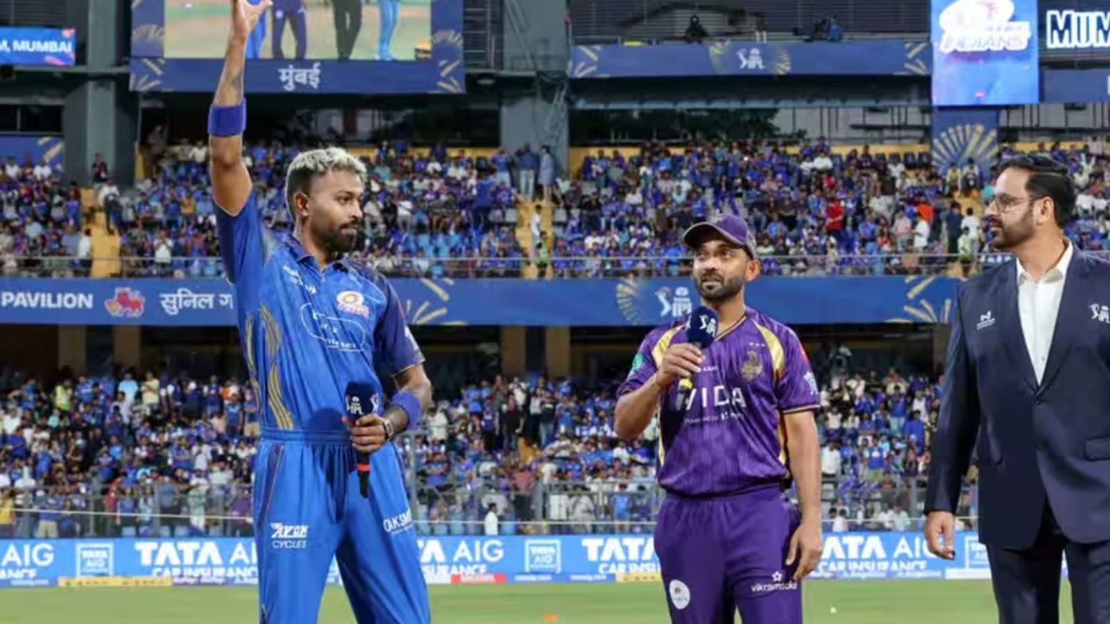 MI vs KKR: मुंबई की तरफ से 3 और कोलकाता के लिए 2 खिलाड़ियों ने किया डेब्यू, देखिए प्लेइंग इलेवन मुंबई-कोलकाता का मैच वानखेडे स्टेडियम में है. (Photo: BCCI)