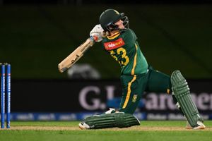 पहले T20I अब ODI डेब्यू में आखिरी गेंद पर छक्के से दिलाई जीत, 20 साल की खिलाड़ी का करिश्मा SportsTak Hindi