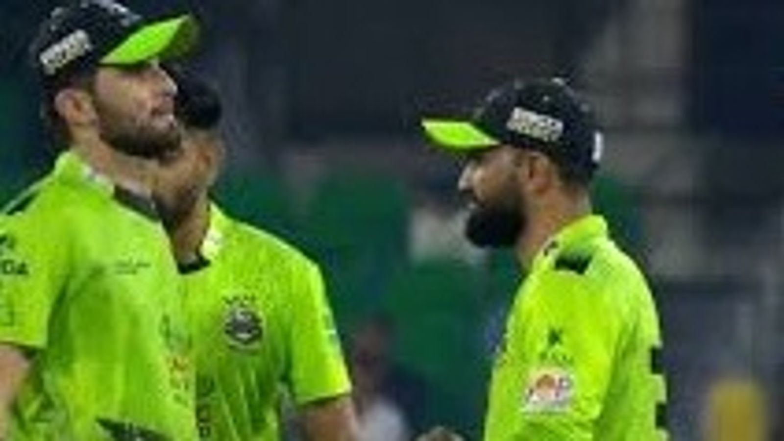 PSL: कप्तान शाहीन अफरीदी बेईमानी पर उतरे, रऊफ- फखर के साथ मिलकर की गेंद से छेड़छाड़, अंपायर ने टीम को दी सजा लाहौर कलंदर्स चार विकेट से हार गई. (PC: X)