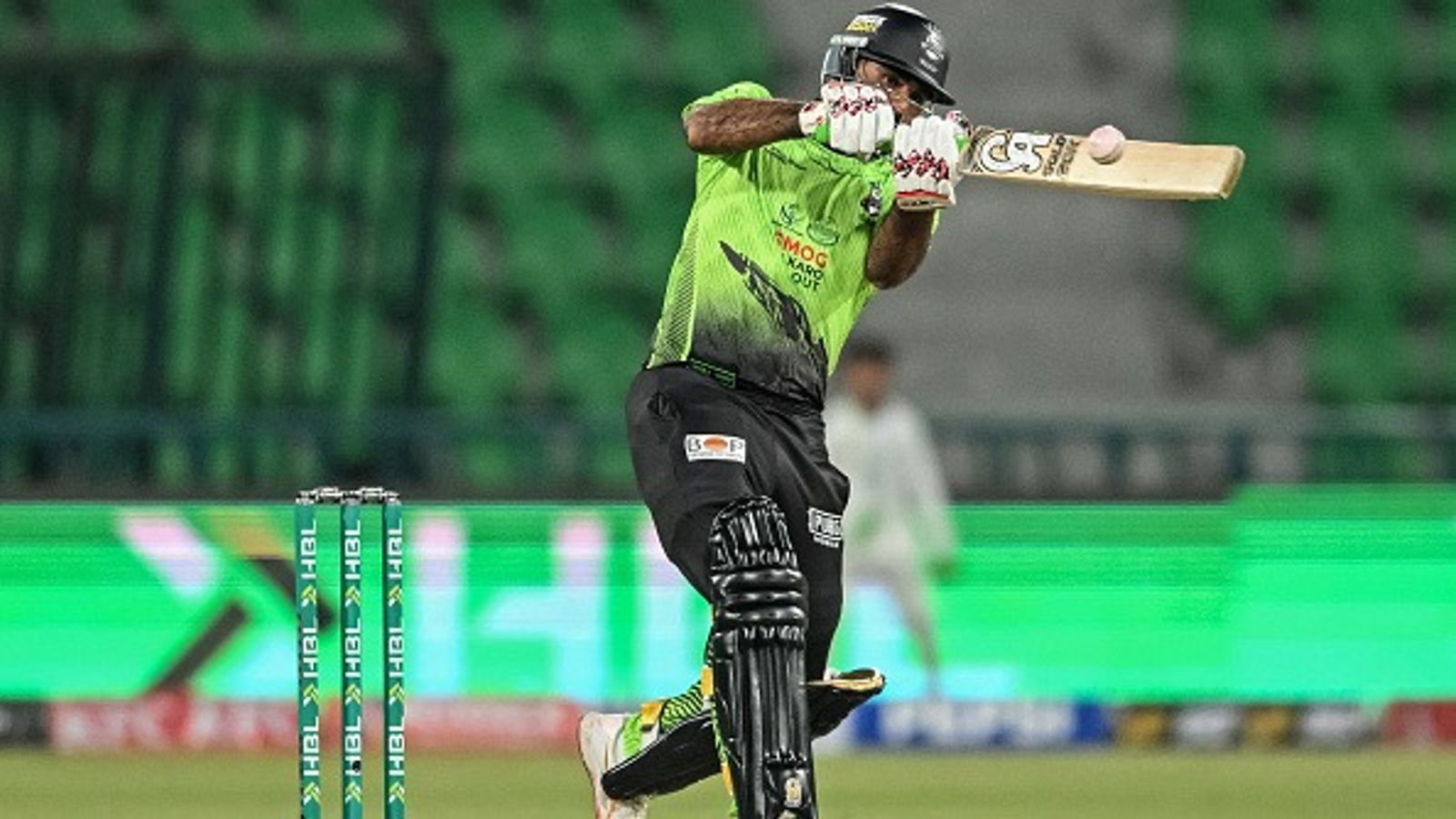 फखर जमां का गेंद से छेड़छाड़ करने के आरोप से इनकार, 48 घंटे में होगी अगली सुनवाई, पाकिस्तान स्टार पर लग सकता है बैन फखर जमां को आचार संहिता की धारा 2 .14 के तहत लेवल तीन के अपराध का दोषी पाया. (PC: Getty)