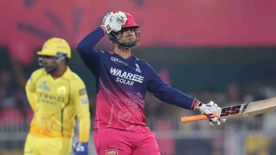 RR vs CSK : वैभव सूर्यवंशी ने 15 गेंद में फिफ्टी उड़ाने के बाद खोला बड़ा राज, कहा - जायसवाल मुझे सिंगल लेने... Vaibhav Sooryavanshi