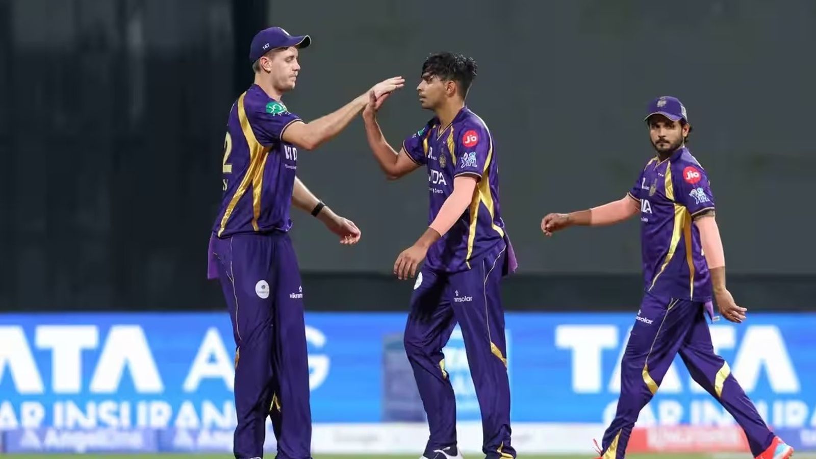 कैमरन ग्रीन के IPL में गेंदबाजी नहीं करने पर ऑस्ट्रेलियाई कोच ने दिया तगड़ा जवाब, कहा - उसका करियर... केकेआर के लिए एक मैच के दौरान कैमरन ग्रीन