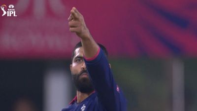 शिवम दुबे को आउट करने के बाद 'गन सेलिब्रेशन' पर जडेजा ने तोड़ी चुप्पी, अब बताई अंदर की बात Ravindra Jadeja during the gun shot celebration