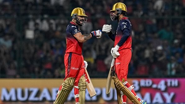 Royal Challengers Bengaluru's Virat Kohli (L) and Krunal Pandya