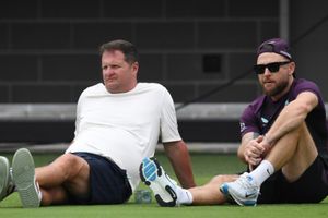 'उनसे क्या उम्मीद करोगे जो...', इंग्लैंड क्रिकेट में घमासान, की-मैक्कलम के विरोध में उतरे क्रिकेटर SportsTak Hindi