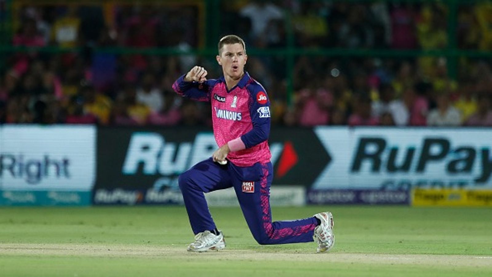 'IPL में कम पैसा मिल रहा था', पाकिस्तान में PSL खेलने को मजबूर ऑस्ट्रेलिया के एडम जैम्पा ने बताई आप-बीती आईपीएल के एक मैच के दौरान एडम जैम्पा