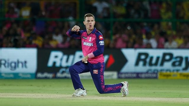 'IPL में कम पैसा मिल रहा था', पाकिस्तान में PSL खेलने को मजबूर ऑस्ट्रेलिया के एडम जैम्पा ने बताई आप-बीती आईपीएल के एक मैच के दौरान एडम जैम्पा