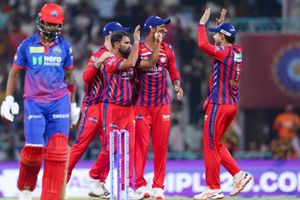 मोहम्मद शमी ने पहली गेंद पर केएल राहुल का किया शिकार, रचा इतिहास, देखिए Video SportsTak Hindi