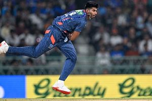 क्या मयंक यादव IPL में खेलने के लिए पूरी तरह फिट नहीं हैं? DC के खिलाफ हार के बाद LSG के बल्लेबाज का खुलासा SportsTak Hindi