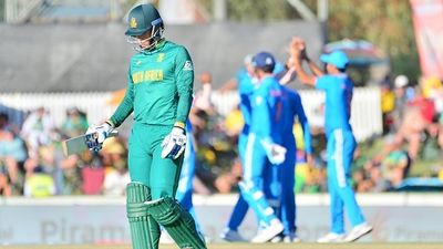 सेंट्रल कॉन्ट्रैक्ट से बाहर होते ही इस स्टार खिलाड़ी ने लिया इंटरनेशनल क्रिकेट से संन्यास, IPL 2026 के बीच आई बड़ी खबर SportsTak Hindi