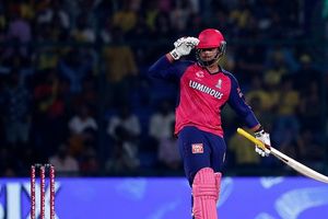 युवराज सिंह ने 15 साल के वैभव सूर्यवंशी पर दिया विस्फोटक बयान, कहा - 'उसकी बैट स्पीड मेरे से भी तेज है', SportsTak Hindi